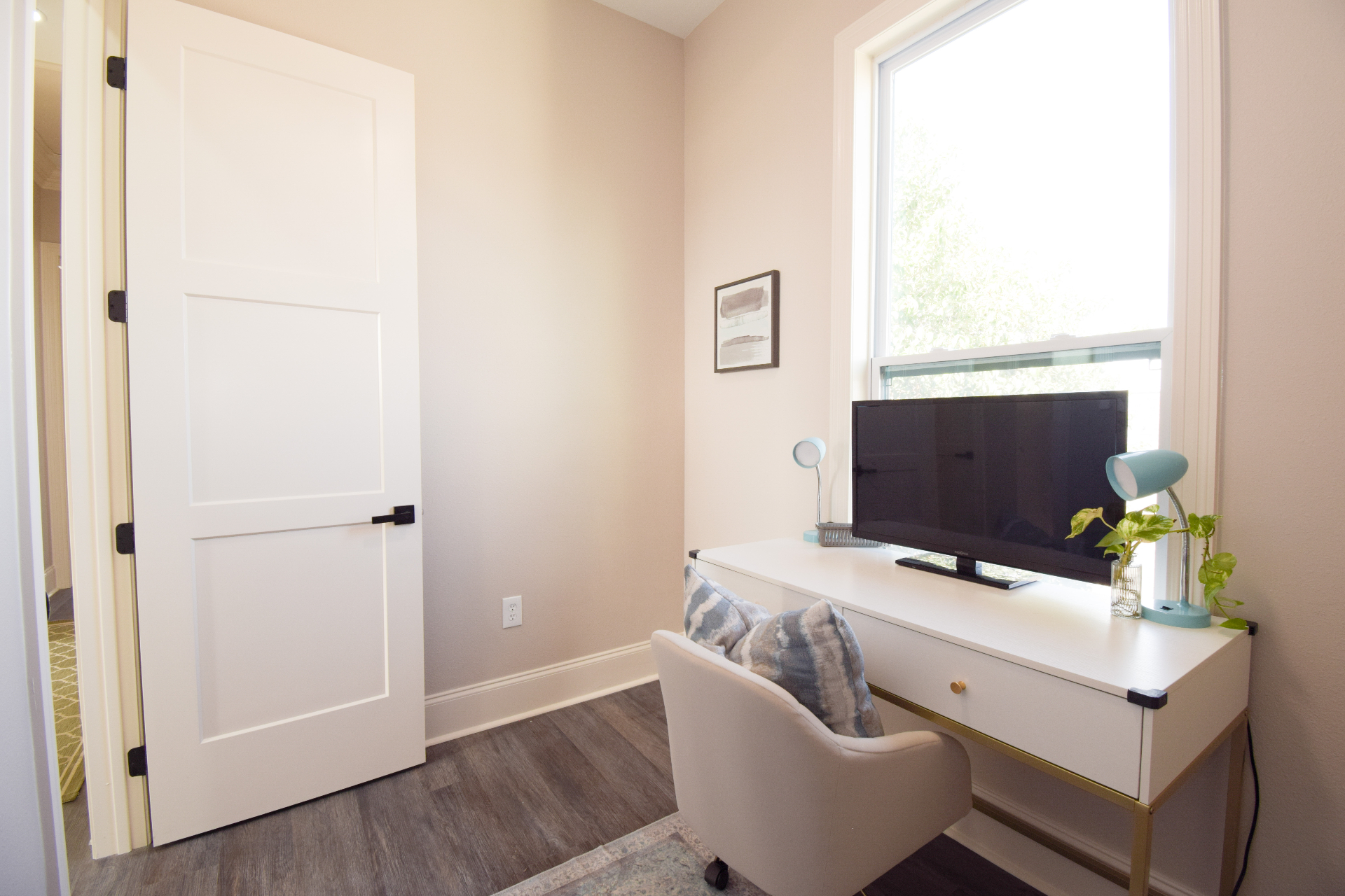 Private office bedroom